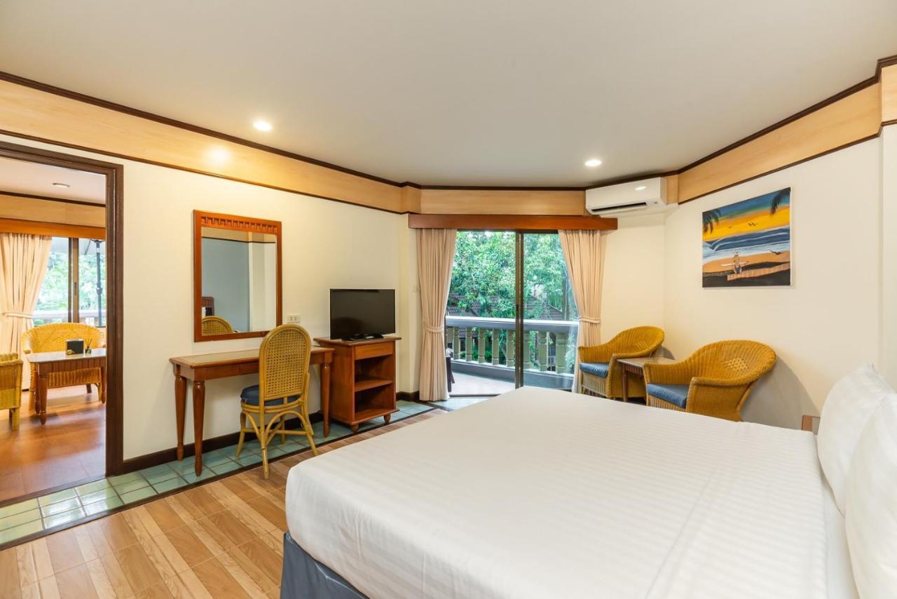 Botany Beach Resort Pattaya Na Chom Thian Exterior photo